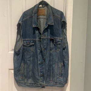 Levi’s relaxed trucker denim vest